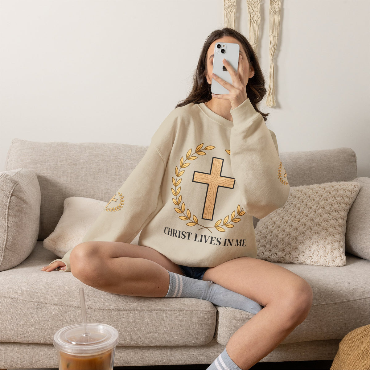 Christian Cross Crewneck Sweatshirt – "Christ Lives in Me" Religious Pullover