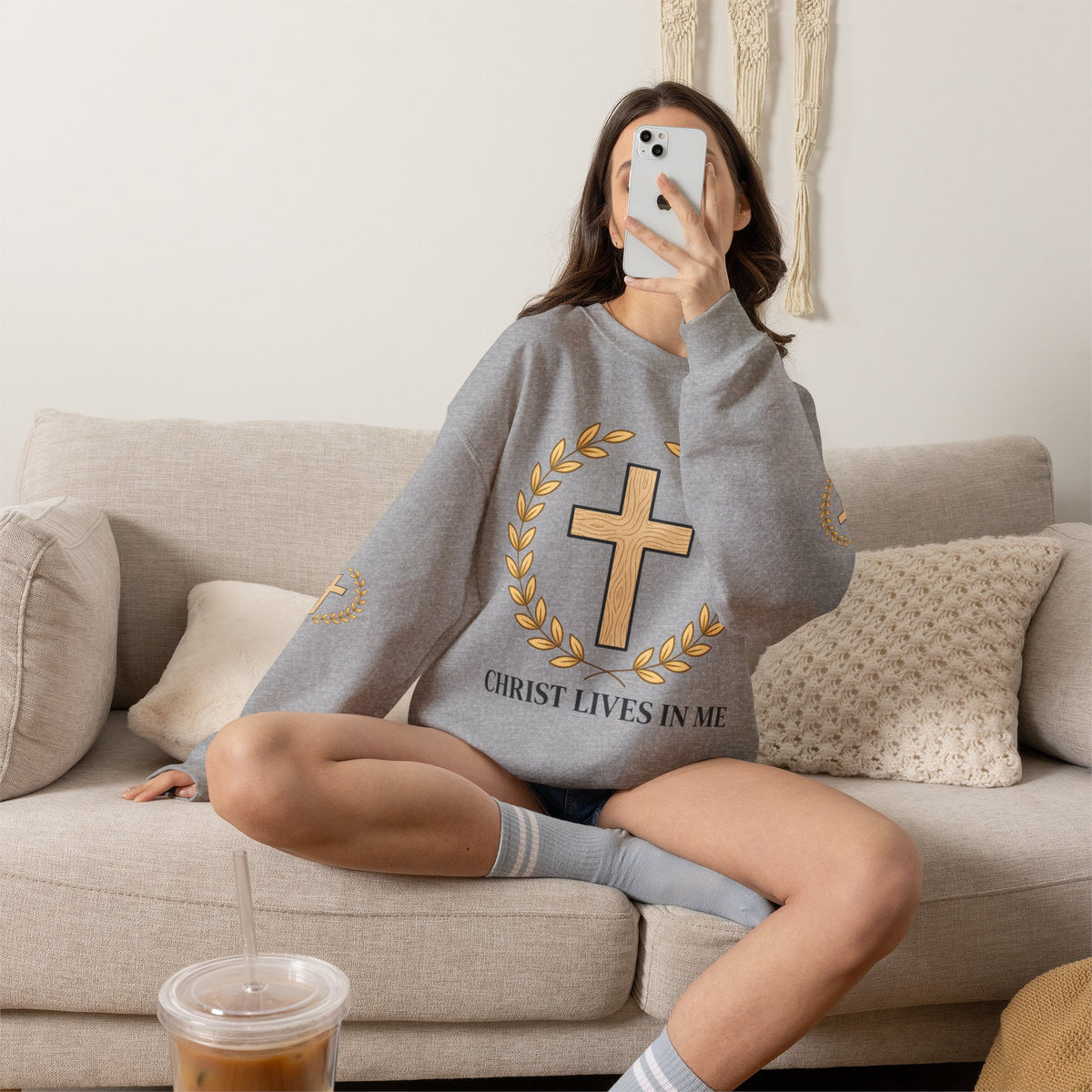 Christian Cross Crewneck Sweatshirt – "Christ Lives in Me" Religious Pullover