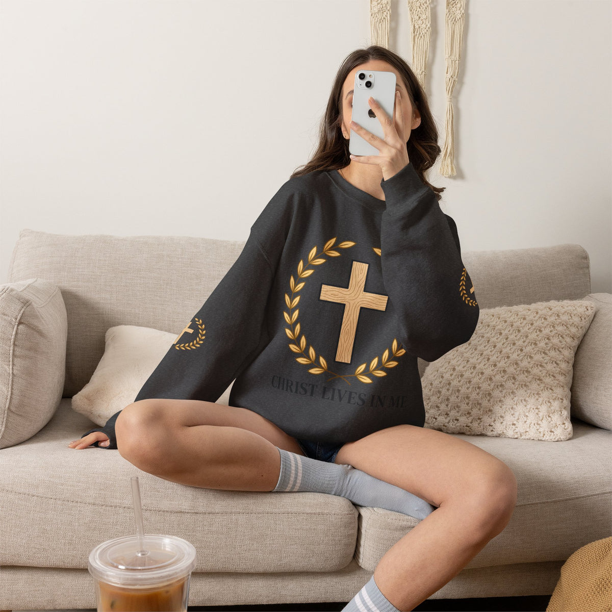 Christian Cross Crewneck Sweatshirt – "Christ Lives in Me" Religious Pullover