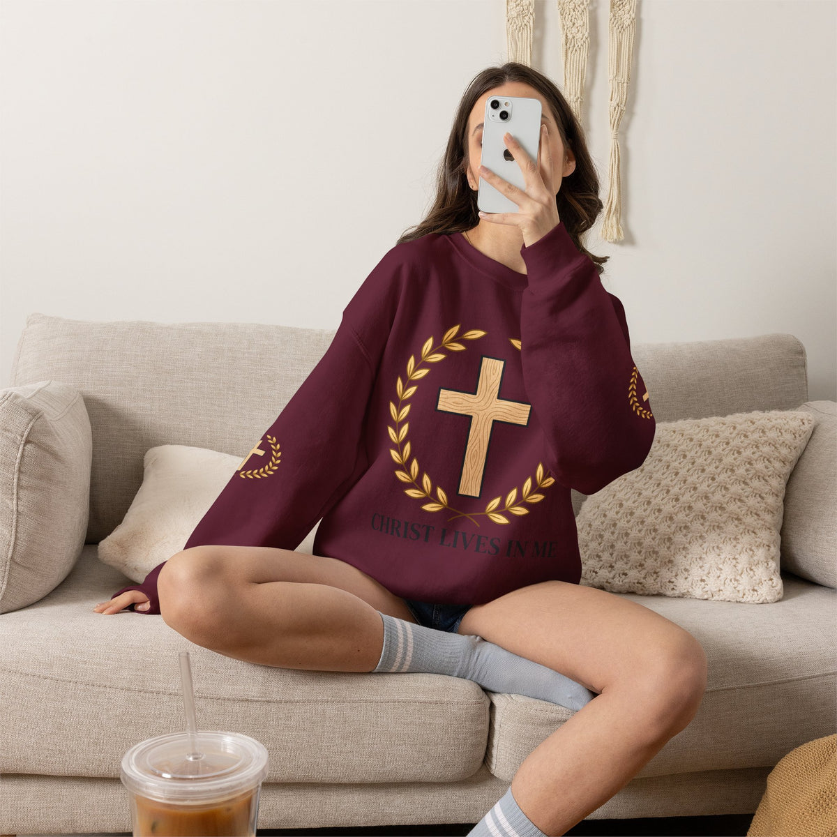 Christian Cross Crewneck Sweatshirt – "Christ Lives in Me" Religious Pullover