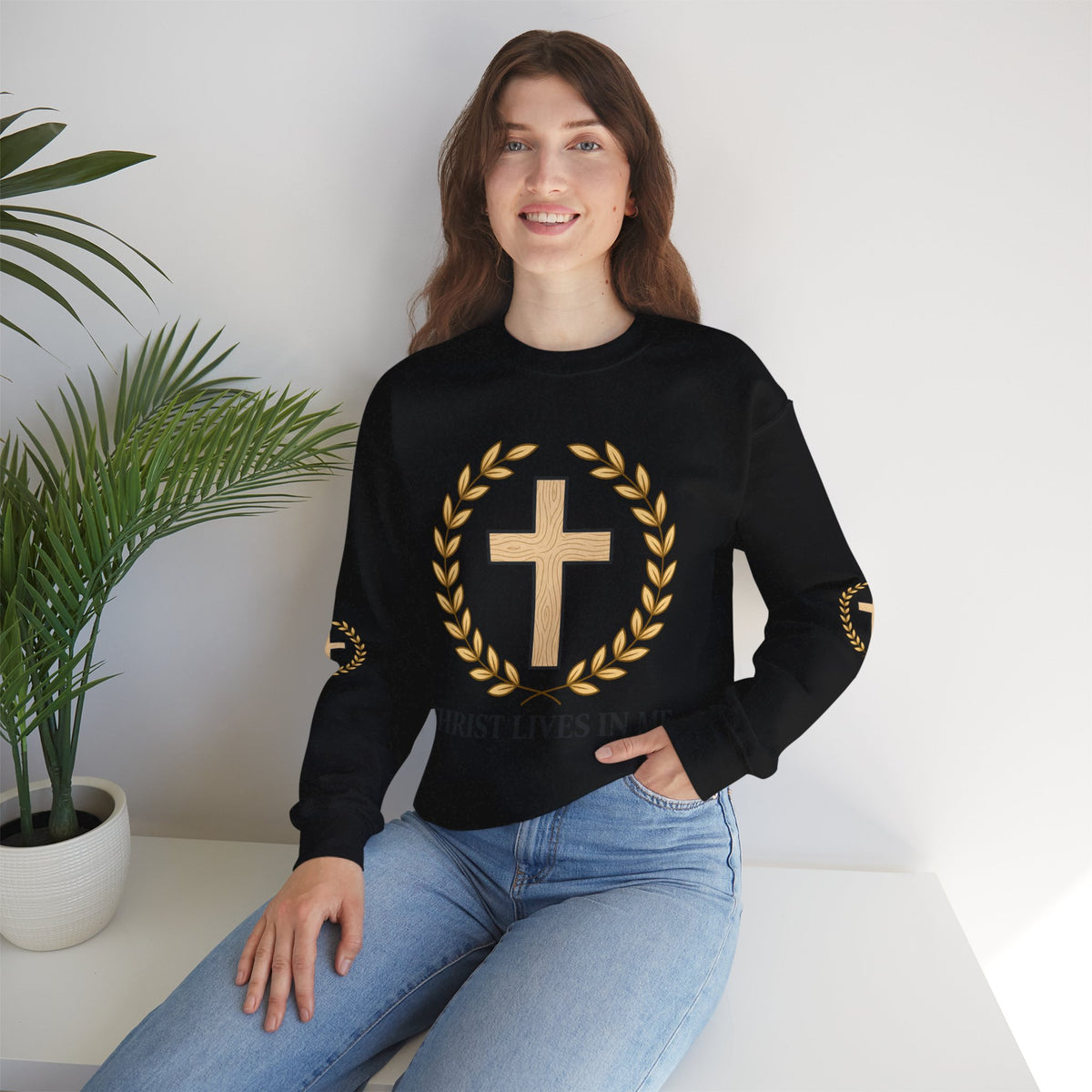 Christian Cross Crewneck Sweatshirt – "Christ Lives in Me" Religious Pullover