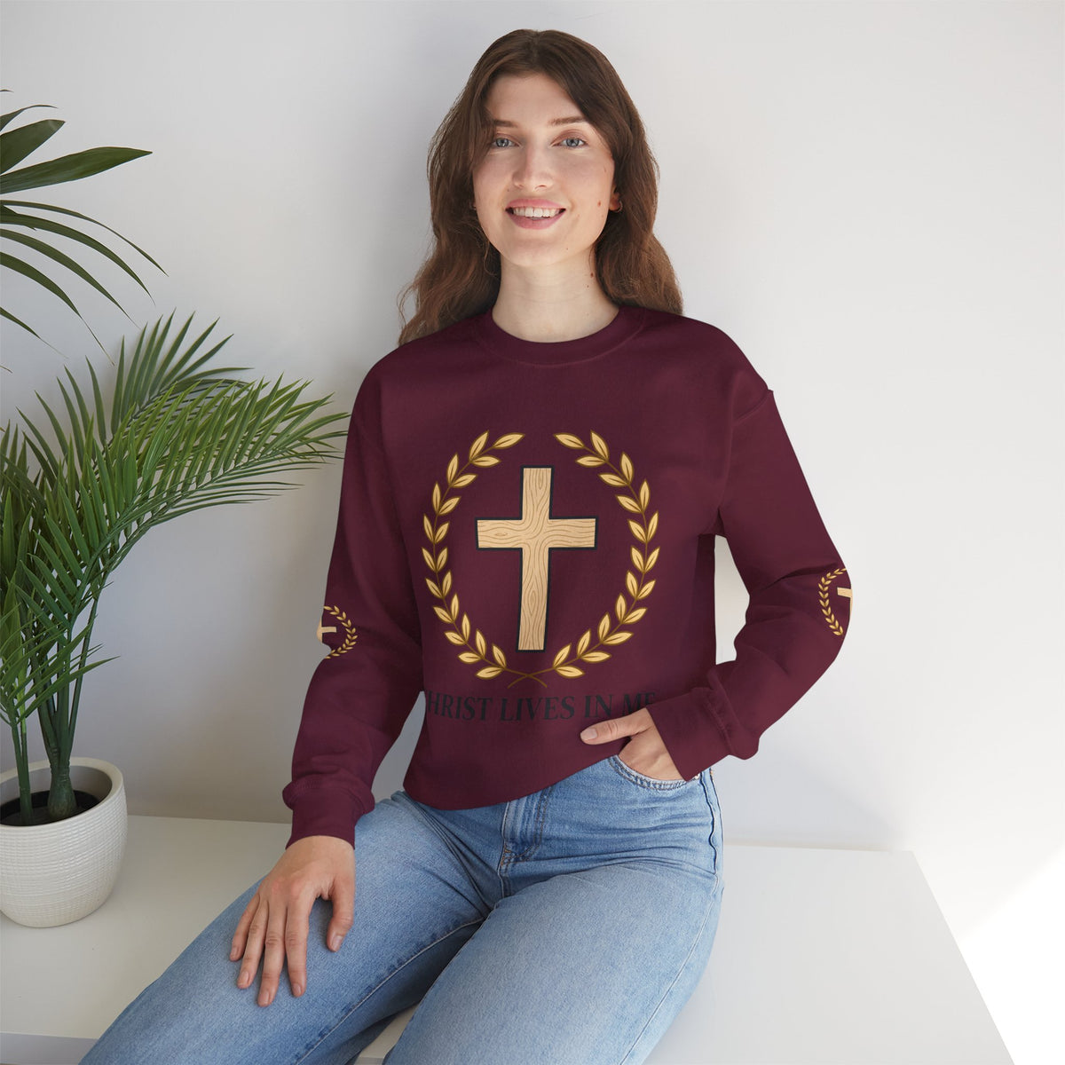Christian Cross Crewneck Sweatshirt – "Christ Lives in Me" Religious Pullover